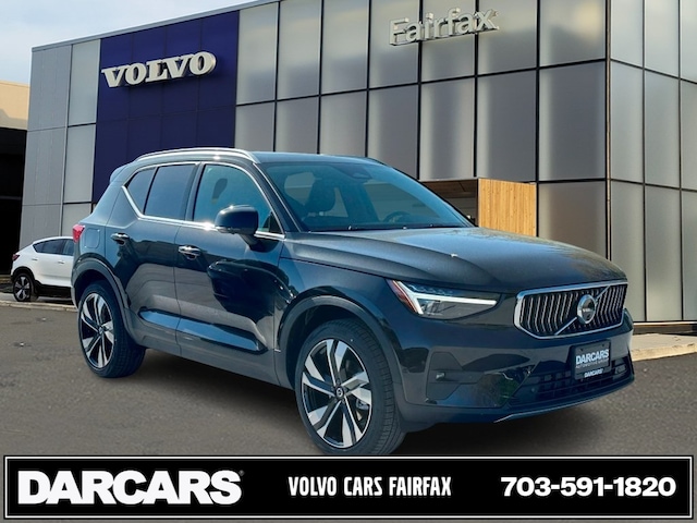 2025 Volvo XC40 B5 Ultra Bright Theme SUV