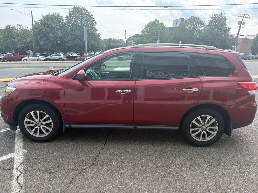 Used 2015 Nissan Pathfinder SV SUV