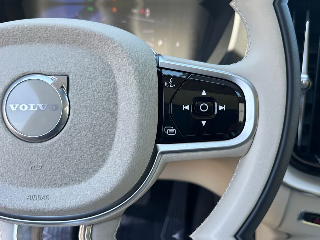 2026 Volvo XC60 Ultra - Photo 18