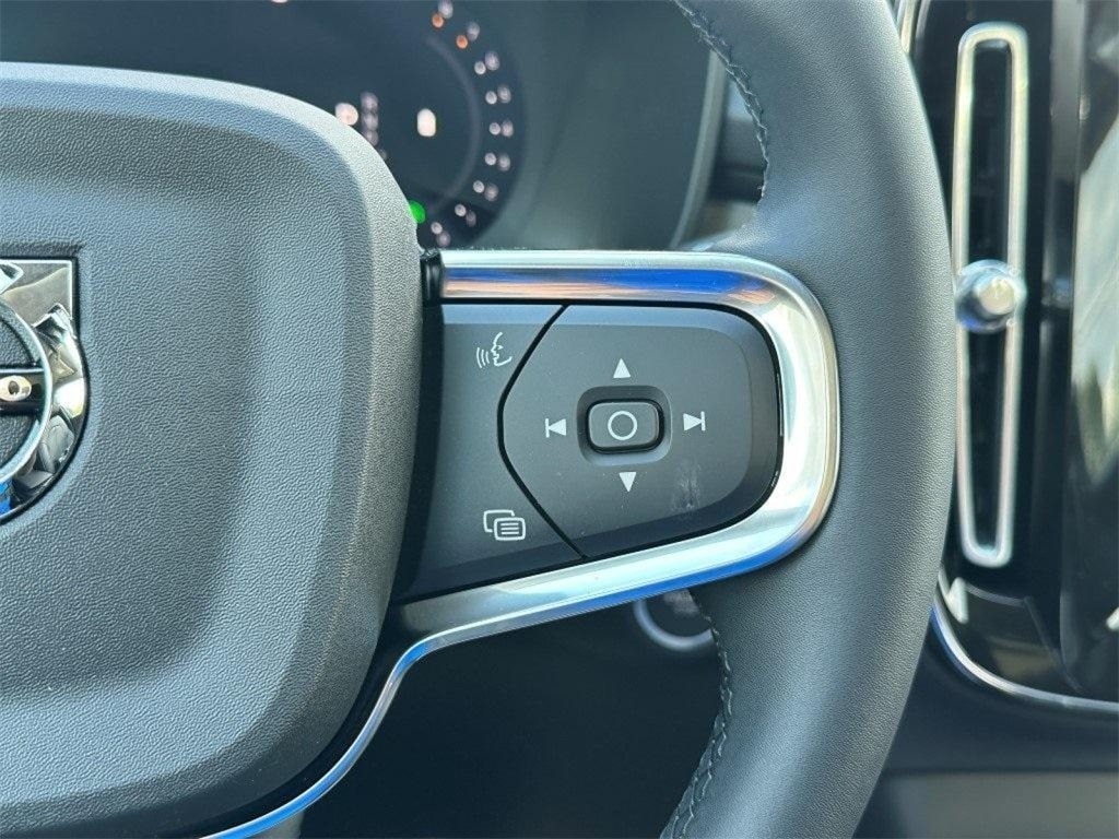 2026 Volvo XC40 Plus - Photo 28