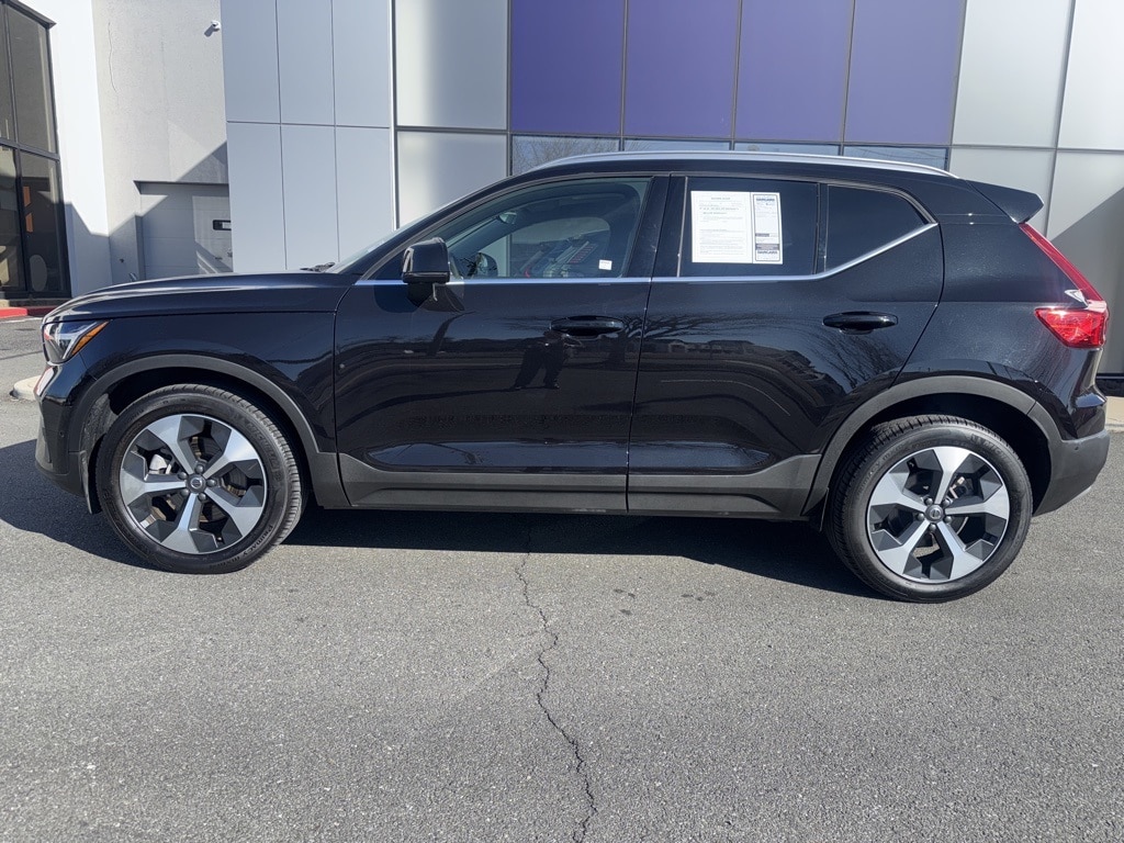 Used 2025 Volvo XC40 B5 Plus Bright Theme SUV