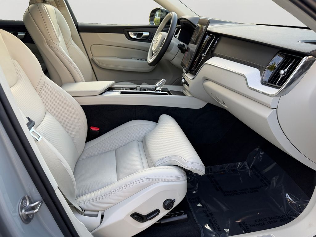 2026 Volvo XC60 Ultra - Photo 8