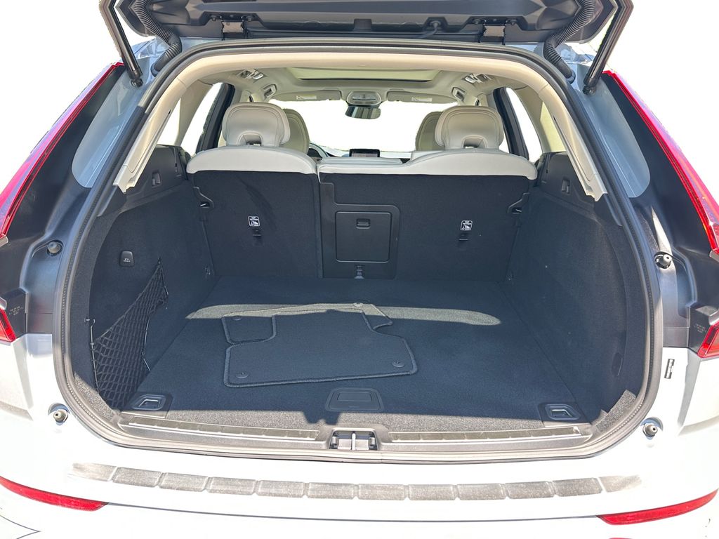 2026 Volvo XC60 Ultra - Photo 10