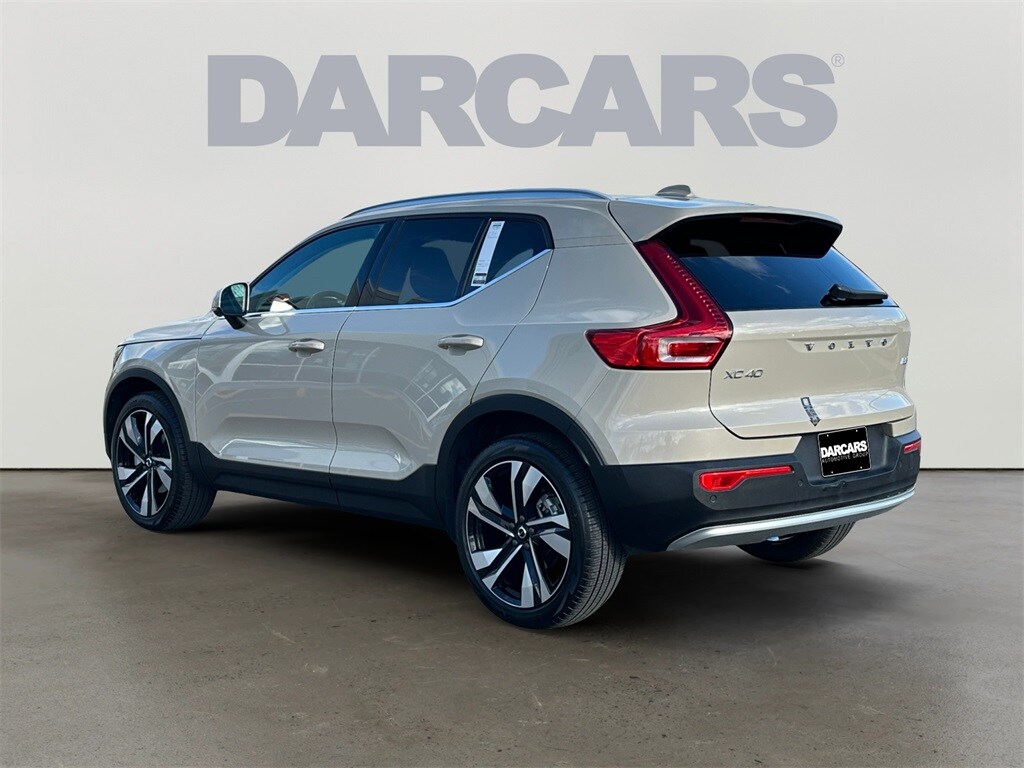 Used 2025 Volvo XC40 B5 Ultra Bright Theme SUV