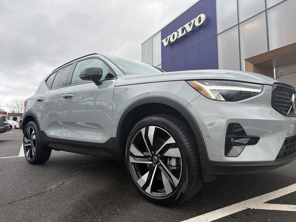 Certified 2026 Volvo XC40 B5 Plus SUV