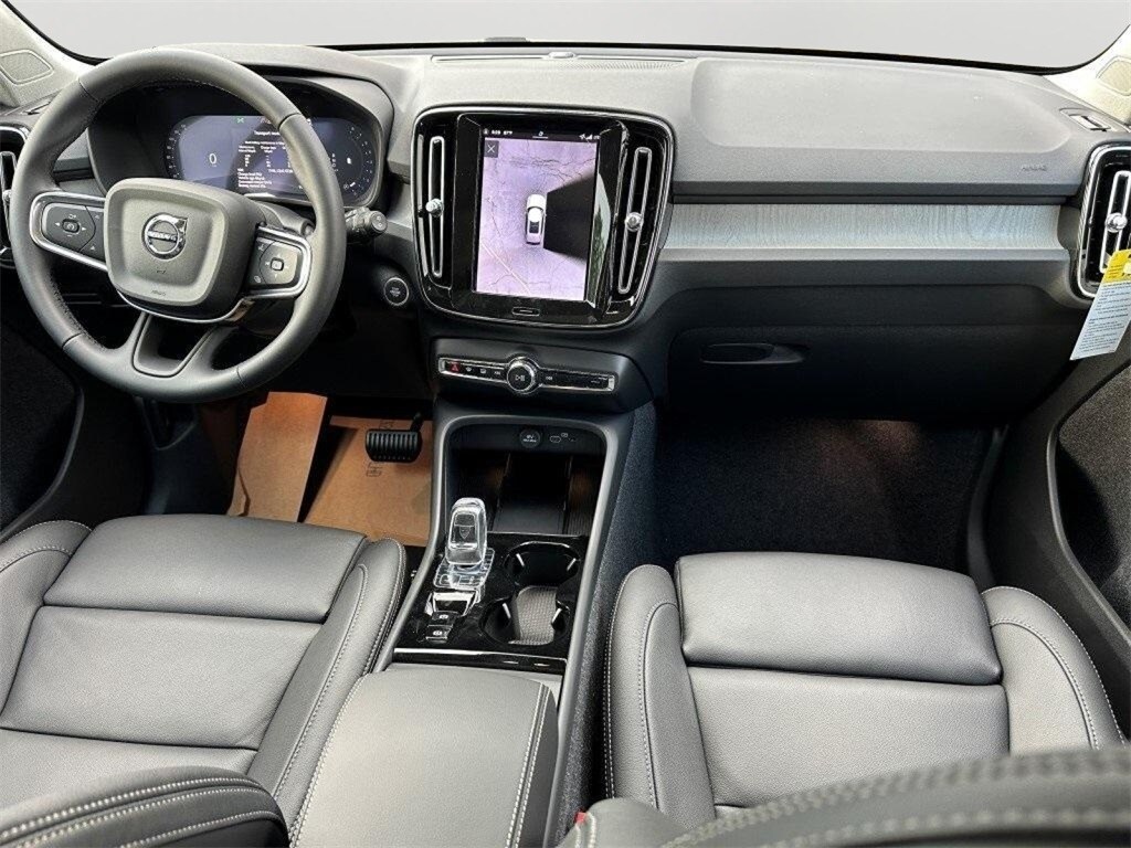 2026 Volvo XC40 Plus - Photo 15