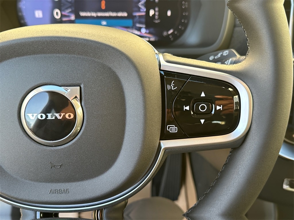 2026 Volvo XC90 Plus - Photo 17