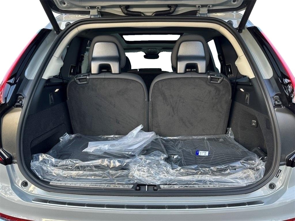 2026 Volvo XC90 Plus - Photo 6