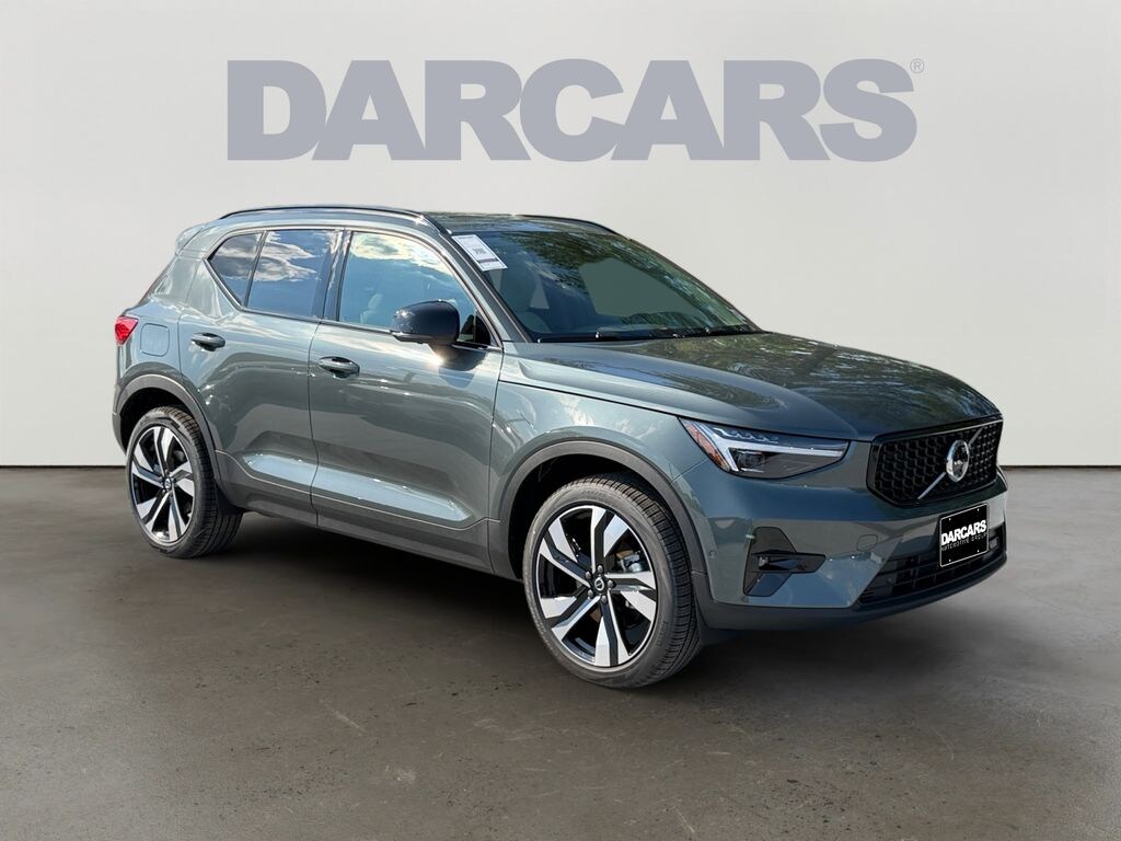 New 2026 Volvo XC40 B5 Plus SUV