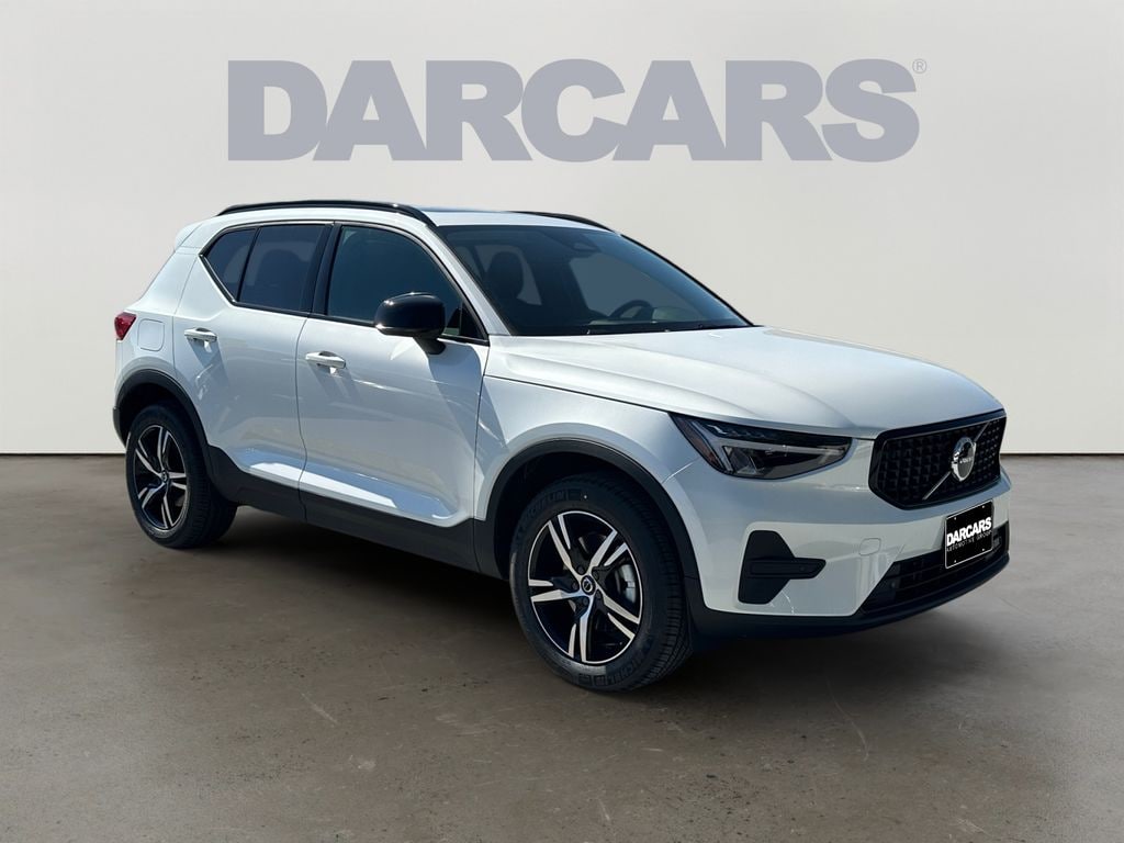 New 2026 Volvo XC40 B5 Core SUV
