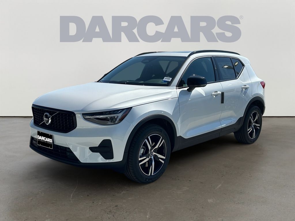 New 2026 Volvo XC40 B5 Core SUV