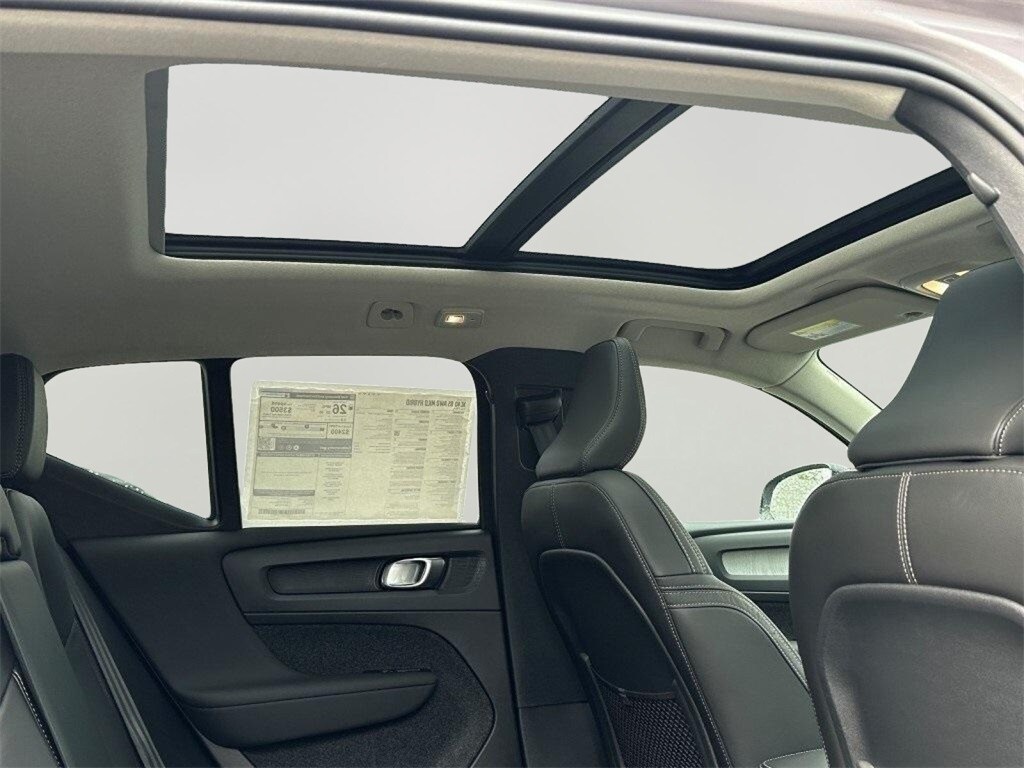 2026 Volvo XC40 Ultra - Photo 12