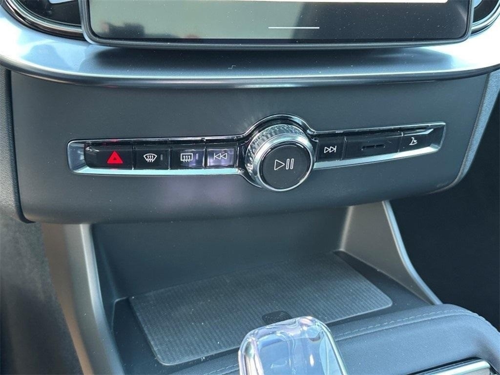 2026 Volvo XC90 Plus - Photo 24
