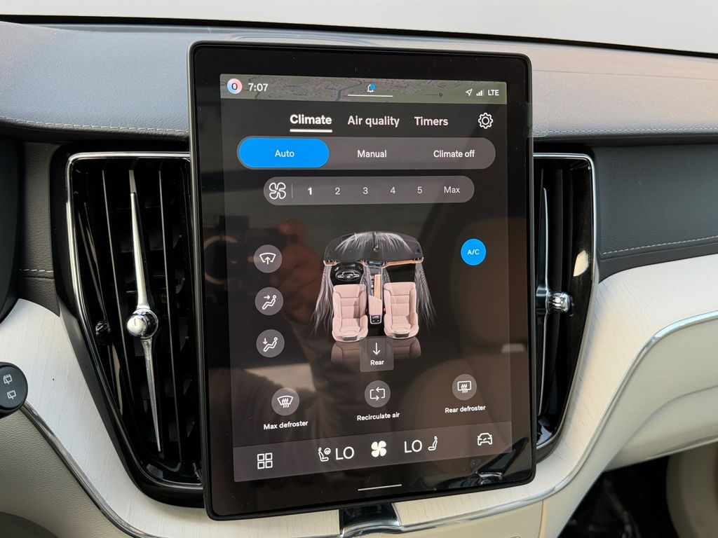 2026 Volvo XC60 Ultra - Photo 23