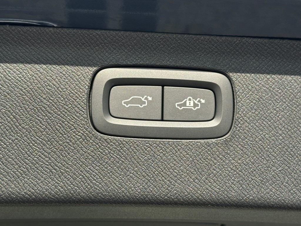 2026 Volvo XC90 Ultra - Photo 7