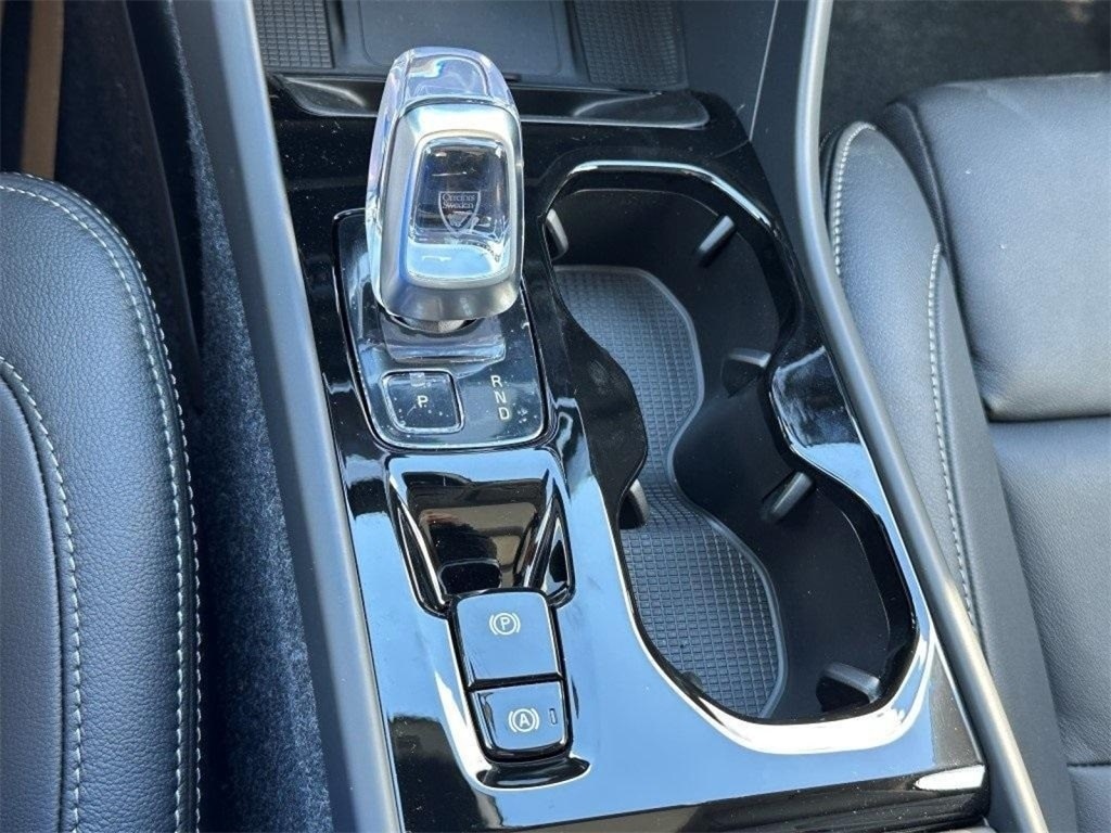 2026 Volvo XC40 Plus - Photo 24