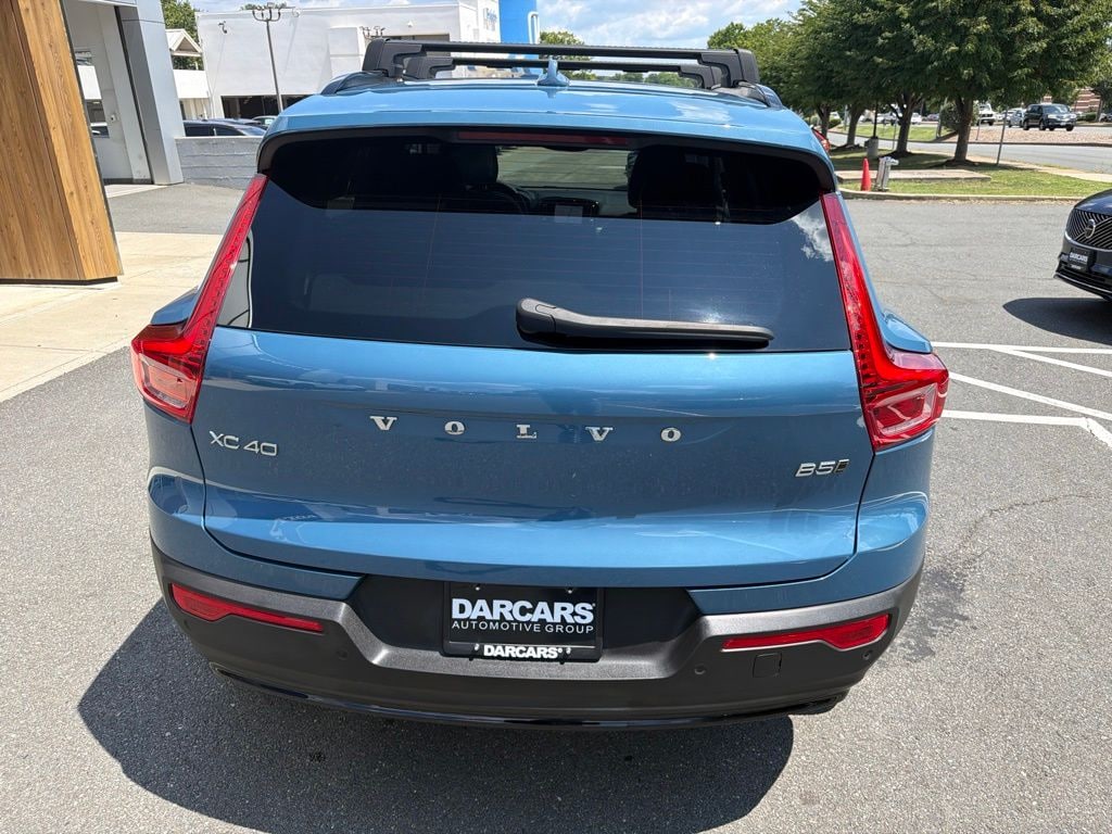 Certified 2025 Volvo XC40 B5 Plus Dark Theme SUV