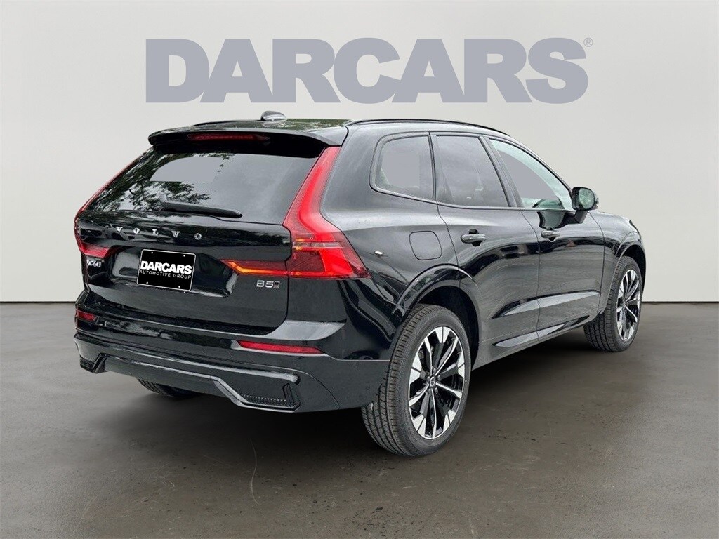 2026 Volvo XC60 B5 Plus photo 4