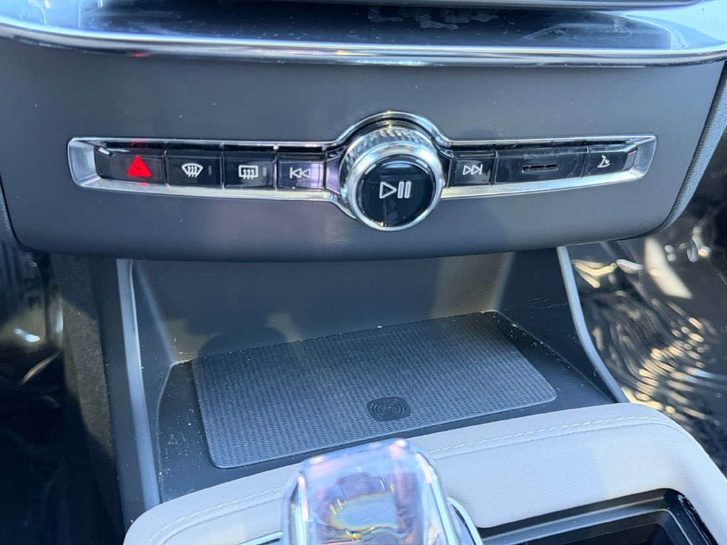 2026 Volvo XC90 Plus - Photo 24