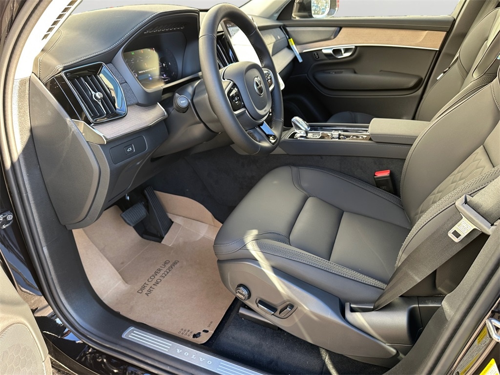 2026 Volvo XC90 Plus - Photo 14