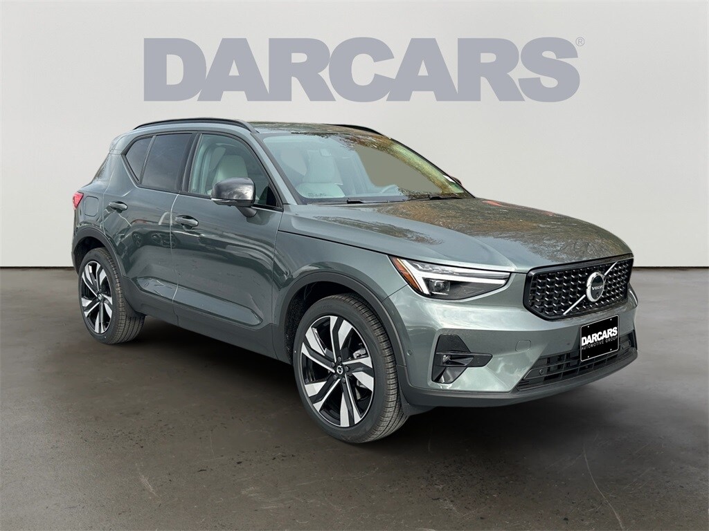New 2026 Volvo XC40 B5 Ultra SUV