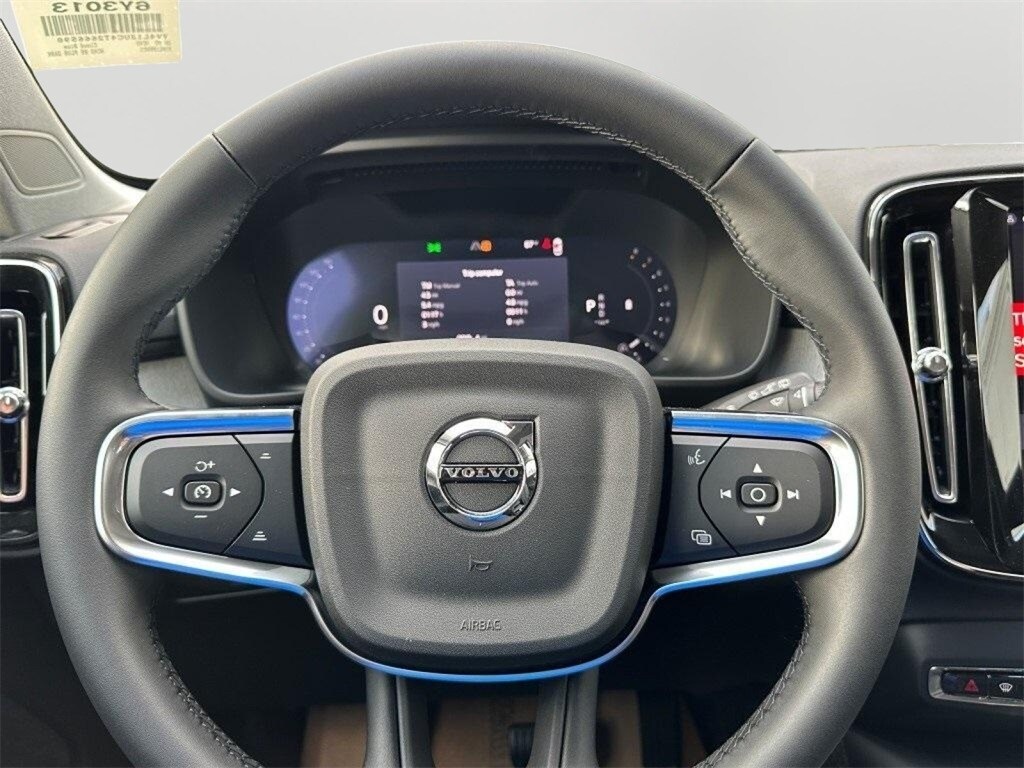 2026 Volvo XC40 Plus - Photo 29