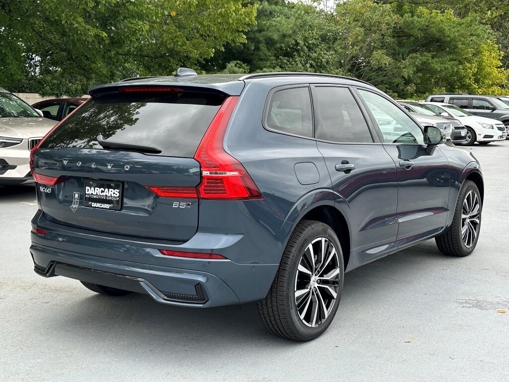 2025 Volvo XC60 B5 Plus photo 4