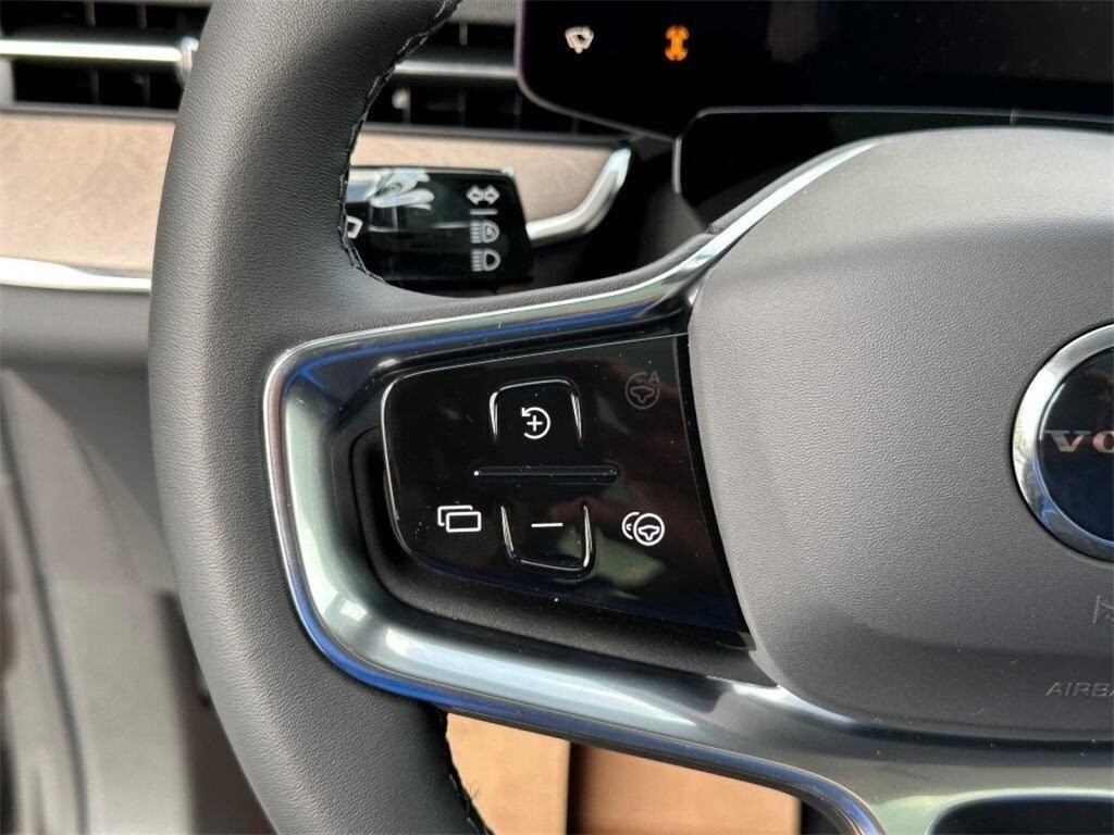 2025 Volvo EX90 Plus - Photo 20