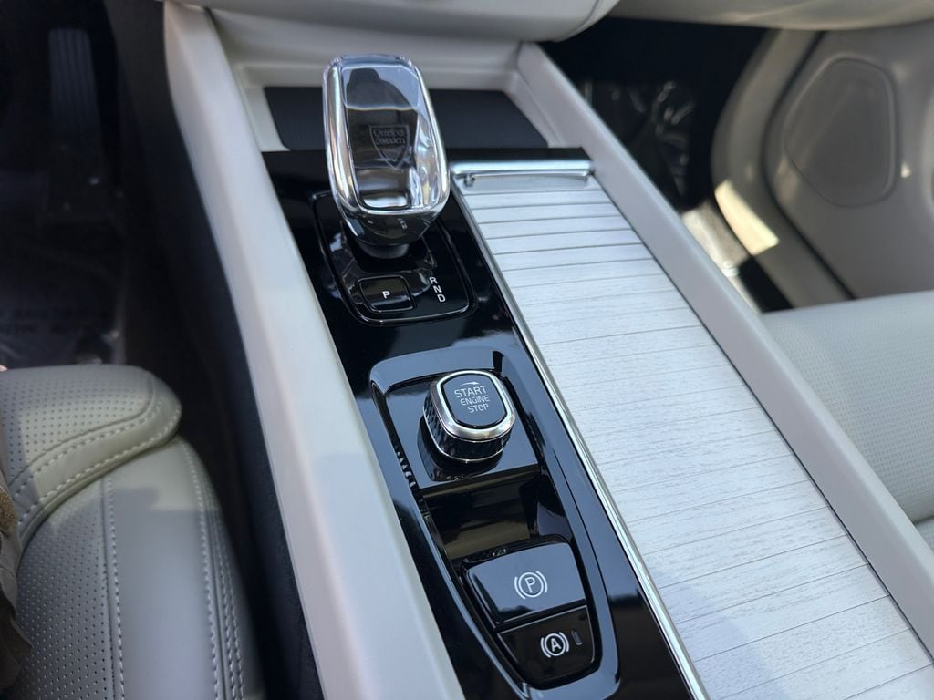 2026 Volvo XC60 Ultra - Photo 24