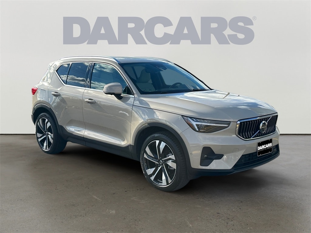 Used 2025 Volvo XC40 B5 Ultra Bright Theme SUV