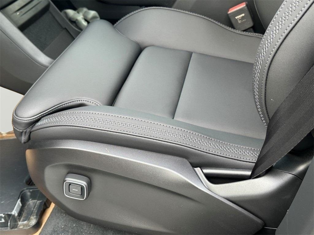 2025 Volvo EX90 Plus - Photo 18