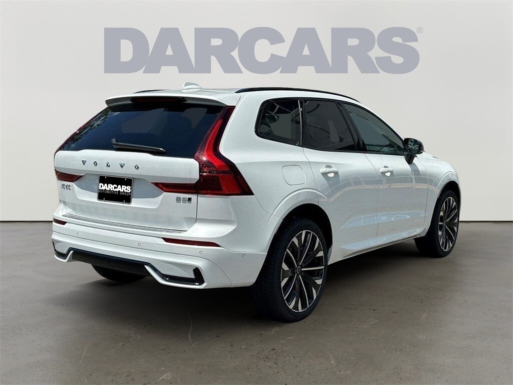 2026 Volvo XC60 B5 photo 4