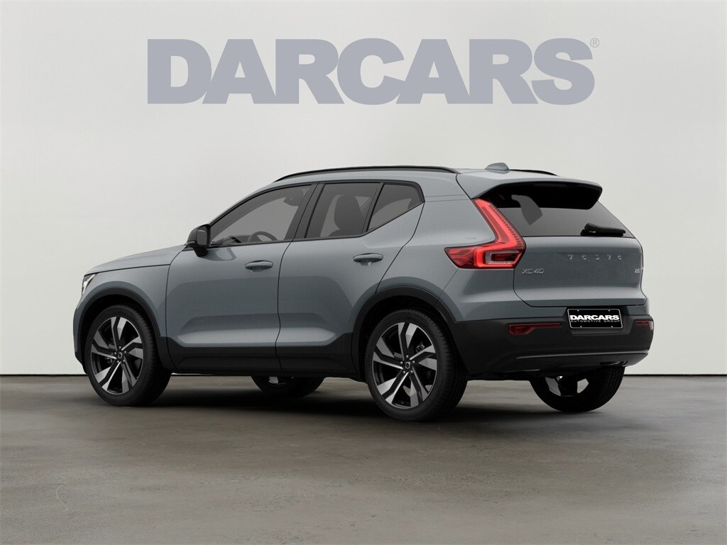 2026 Volvo XC40 photo 4
