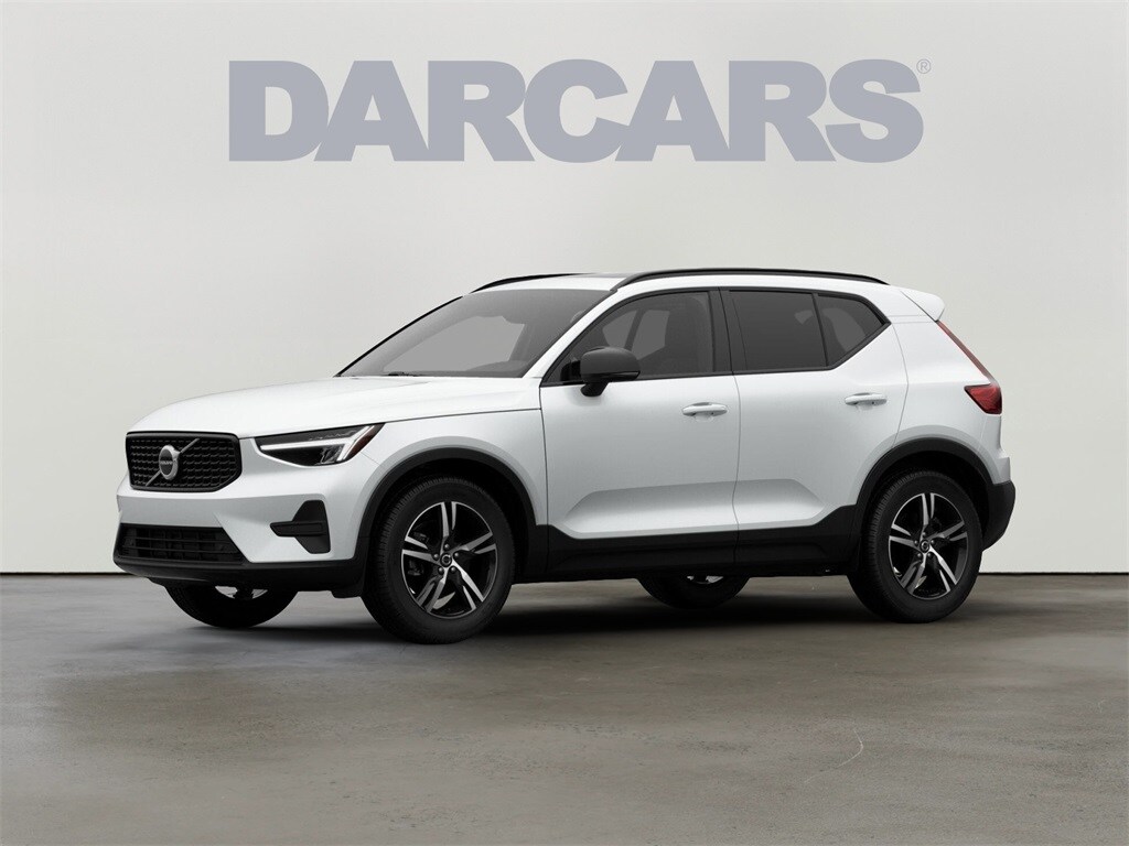 2026 Volvo XC40 Core photo 2