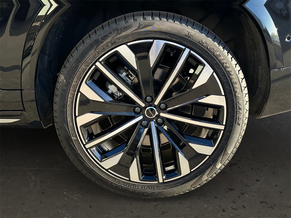 2026 Volvo XC90 Plus - Photo 25