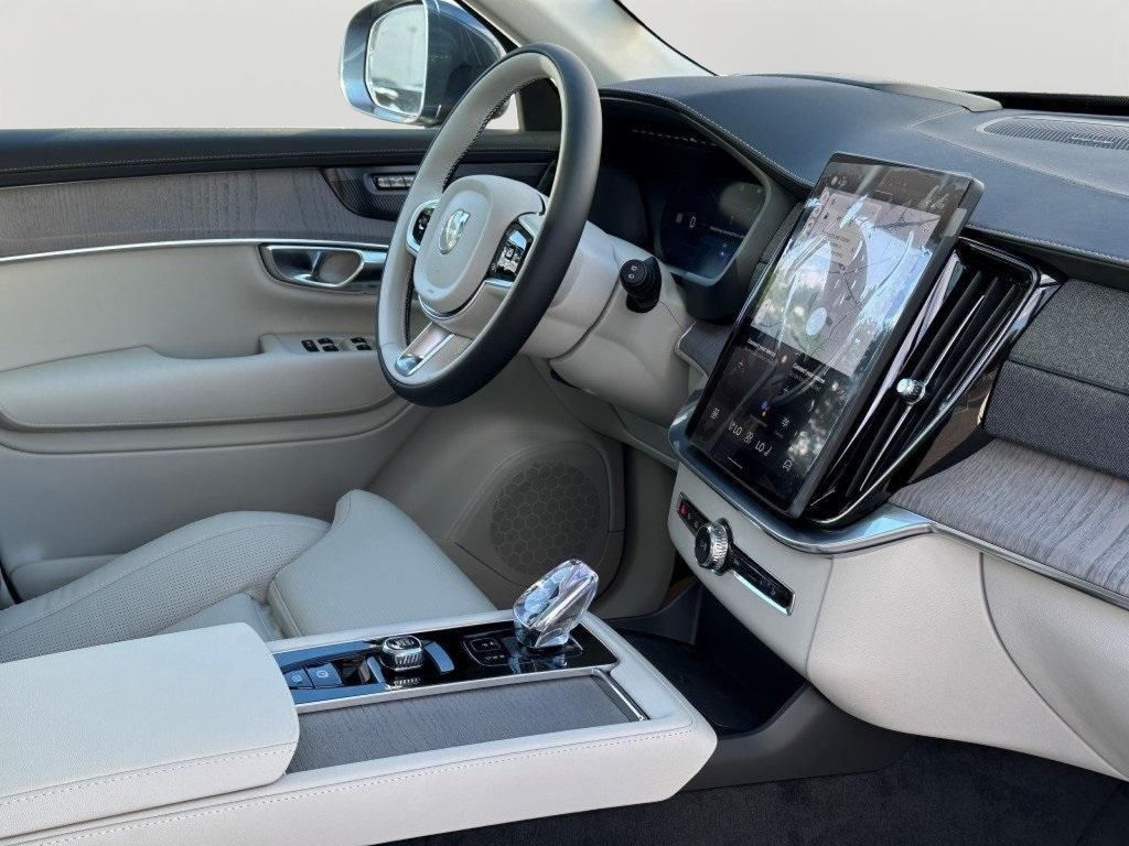 2026 Volvo XC90 Ultra - Photo 11