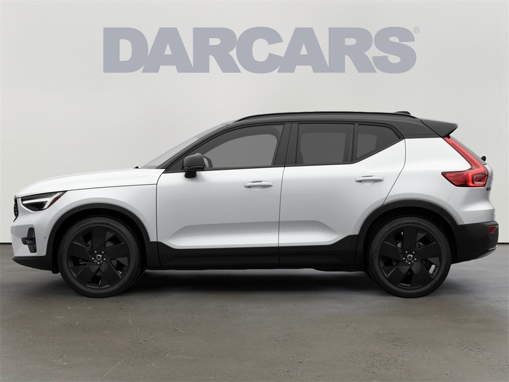 2026 Volvo XC40 photo 3