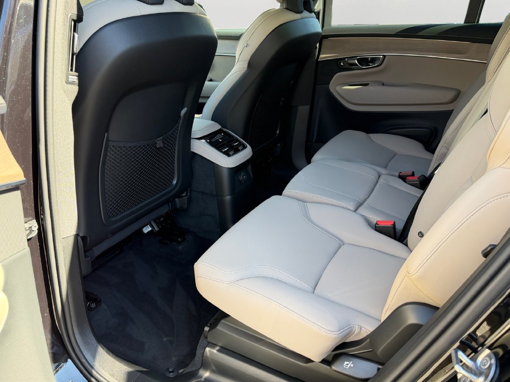 2026 Volvo XC90 Plus - Photo 12