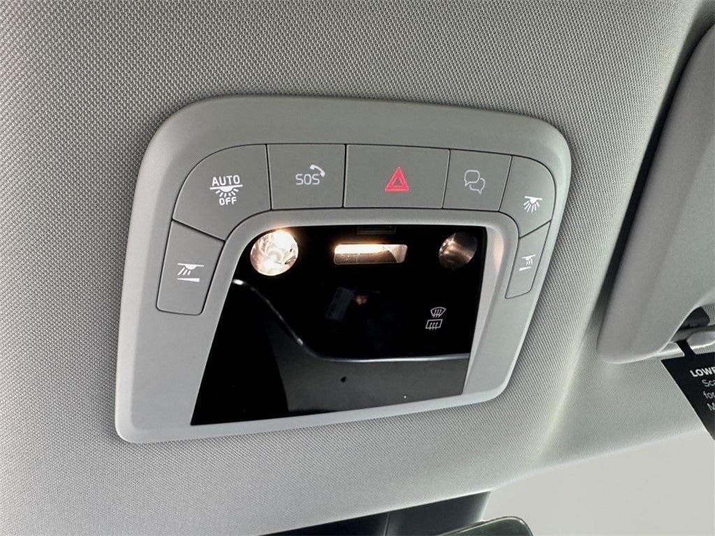 2025 Volvo EX90 Plus - Photo 26