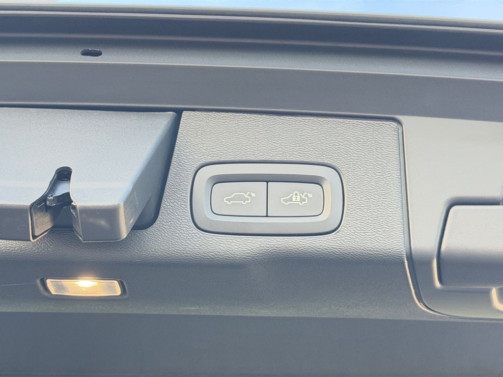 2026 Volvo XC60 Ultra - Photo 10