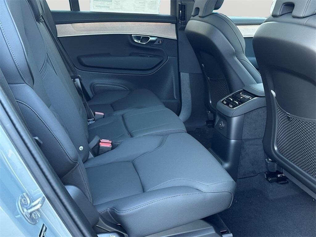 2026 Volvo XC90 Plus - Photo 12