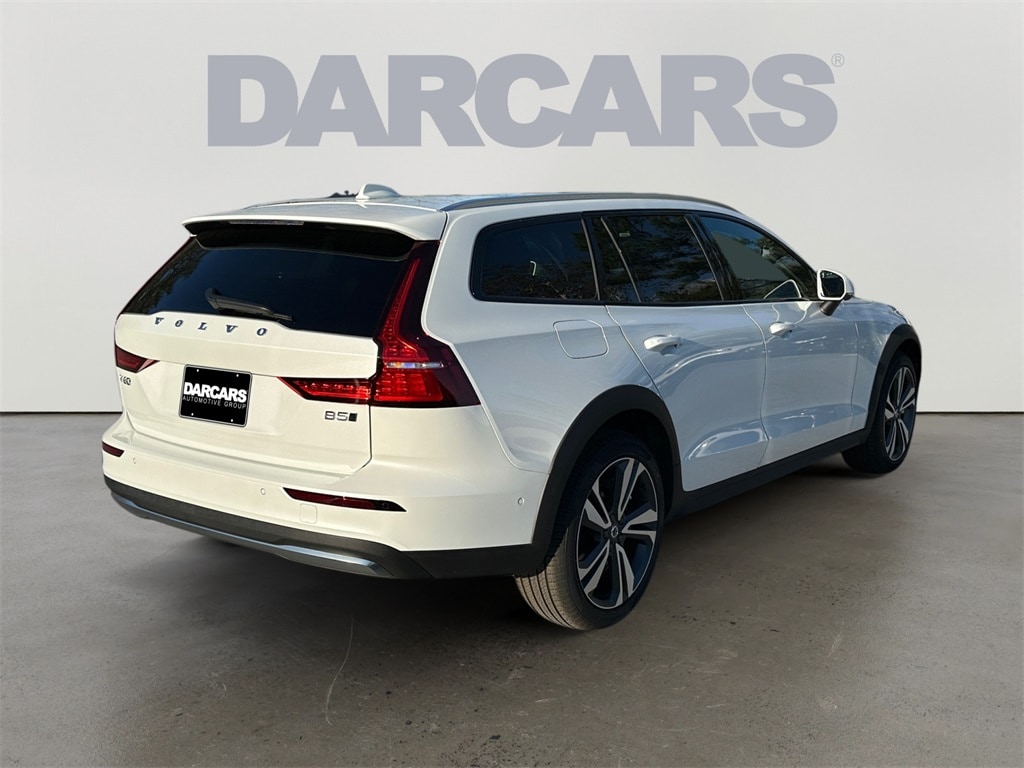 2026 Volvo V60 Cross Country Plus