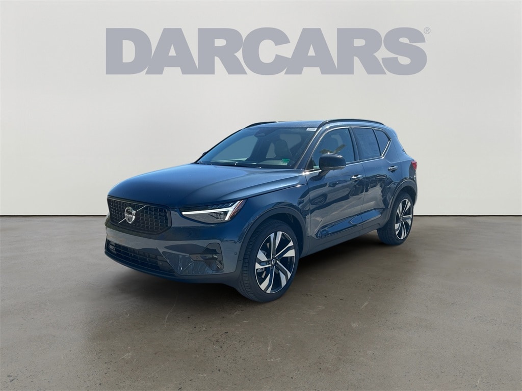 New 2026 Volvo XC40 B5 Ultra SUV
