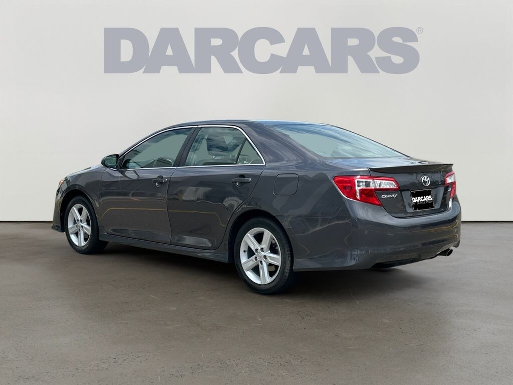 Used 2014 Toyota Camry SE Sedan