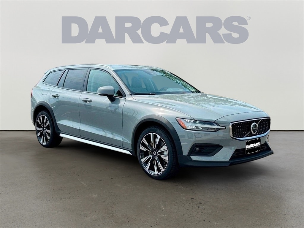 2025 Volvo V60 Cross Country B5 Ultra