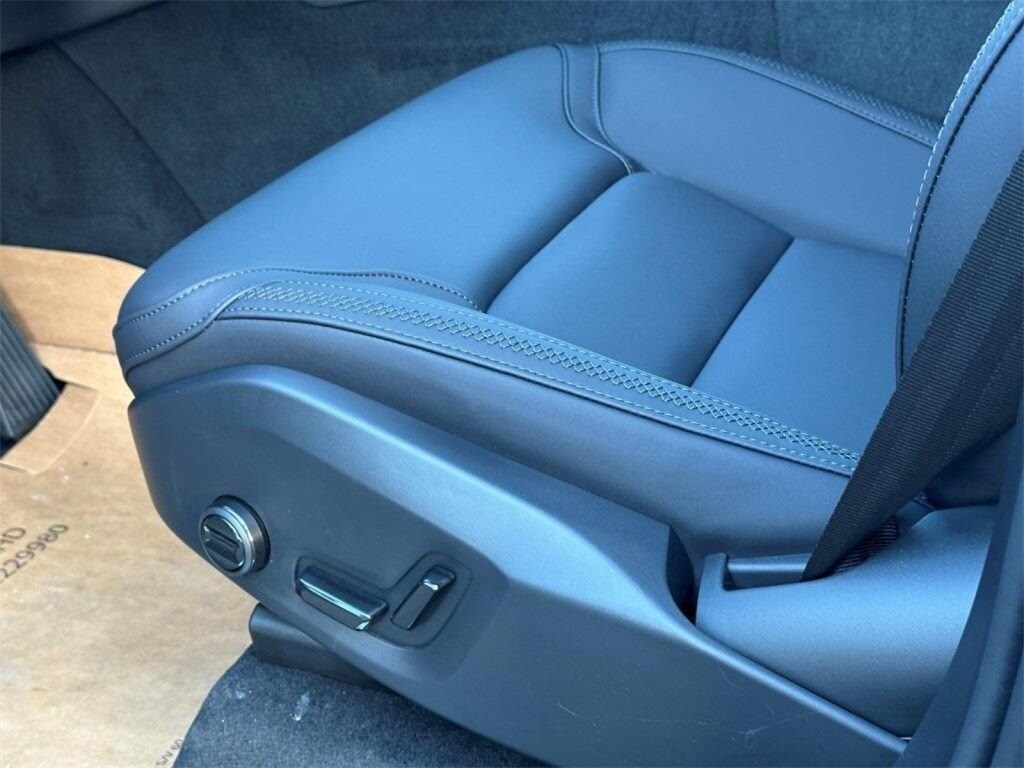 2026 Volvo XC90 Plus - Photo 18