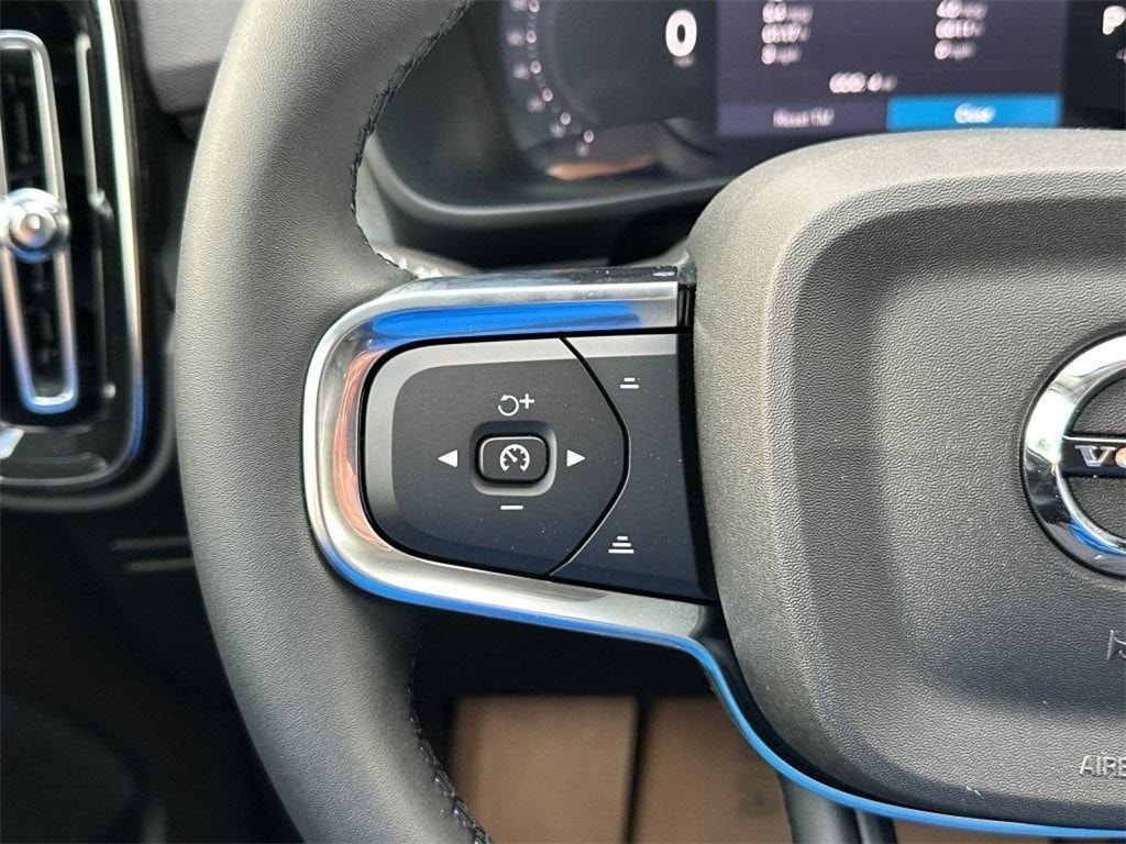 2026 Volvo XC40 Plus - Photo 27