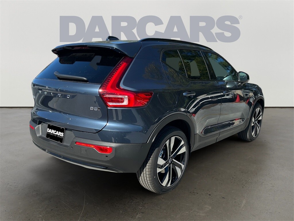 New 2026 Volvo XC40 B5 Ultra SUV