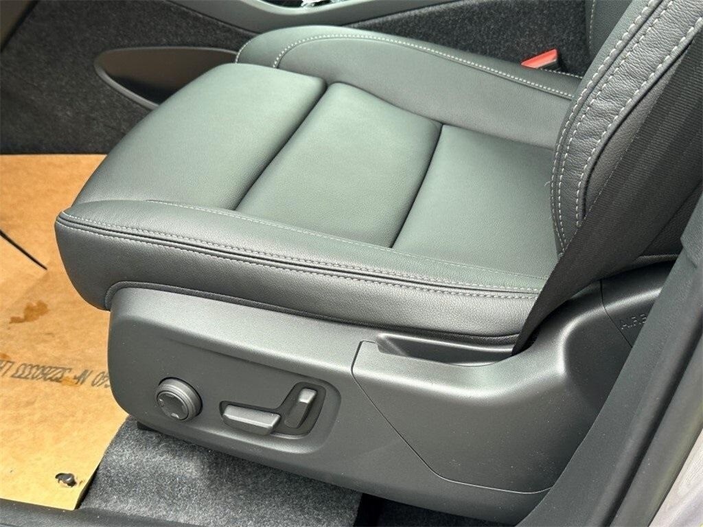 2026 Volvo XC40 Ultra - Photo 15