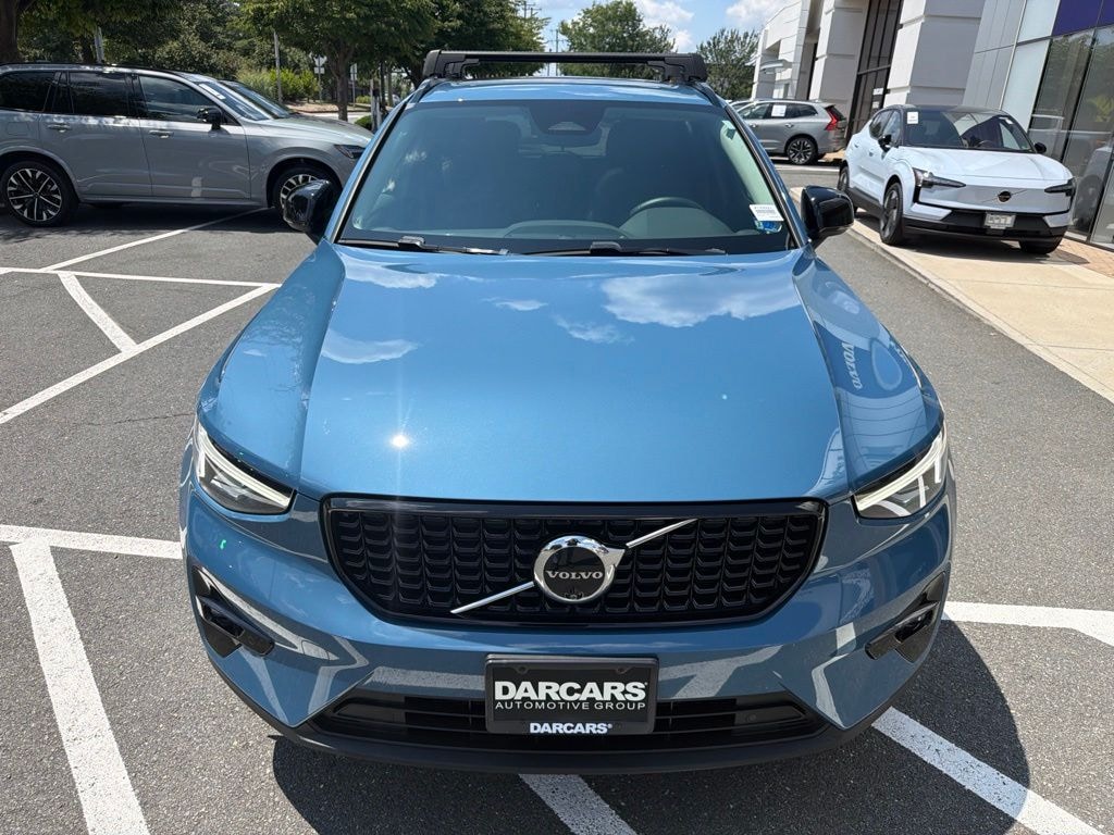 Certified 2025 Volvo XC40 B5 Plus Dark Theme SUV
